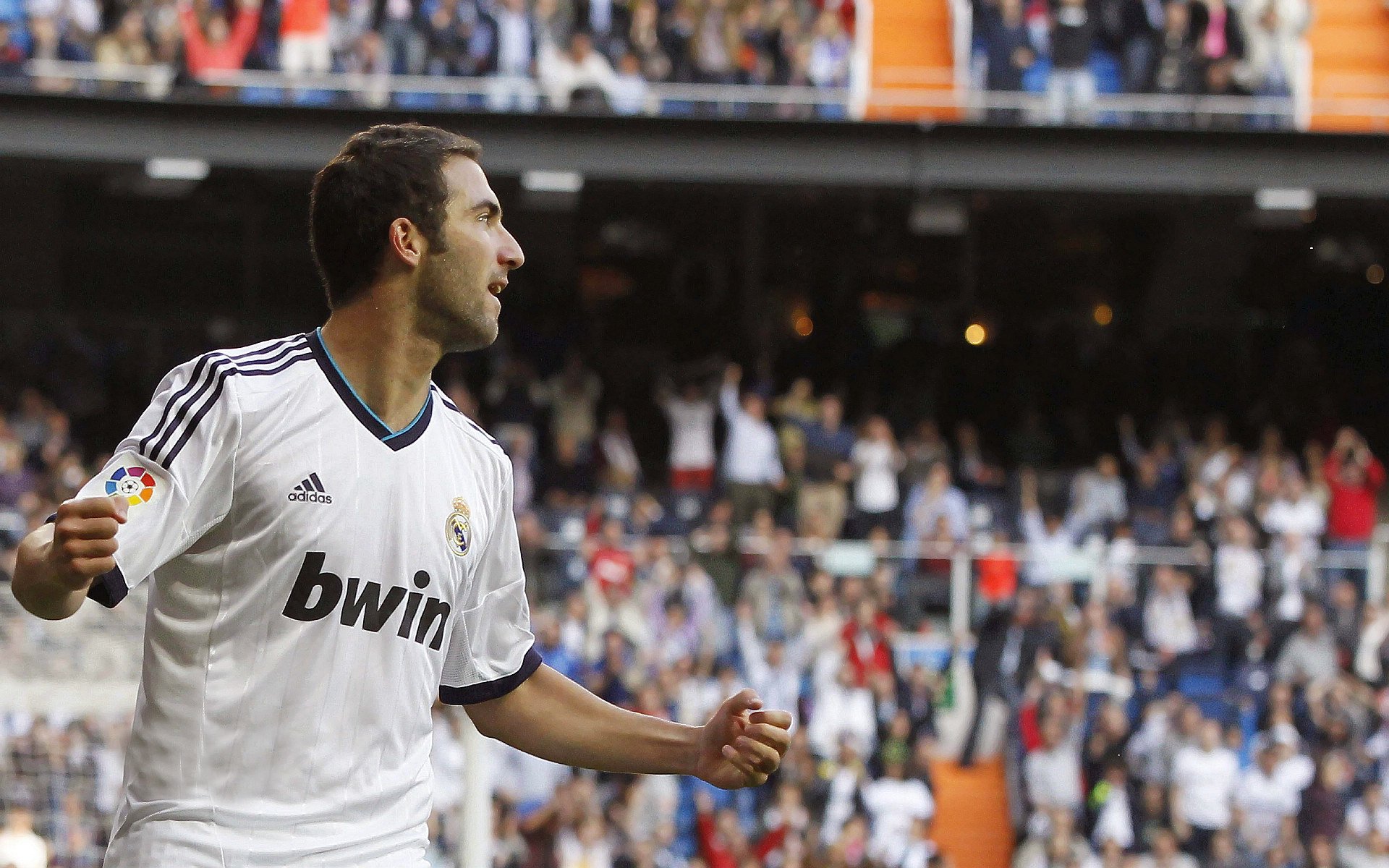 NBA焦点战湖人险胜凯尔特人,詹姆斯再献制胜球,詹姆斯打凯尔特人18中2